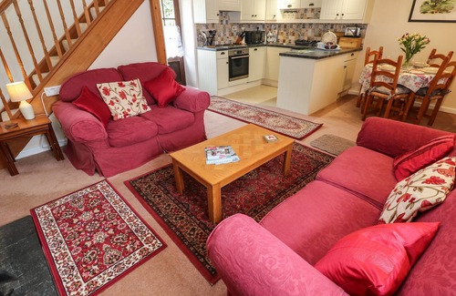 St. Martin Cottage | SWALLOW COTTAGE, pet friendly, with open fire in Mawgan-In-Meneage