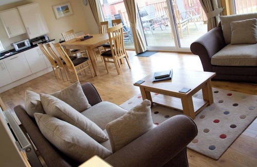 Winnard's Perch Ski Chalet | Swallow Lodge with Hot Tub, dogs welcome sleeps 8, Great resort Facilities!