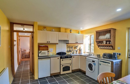 Helford Passage Cottage | Swallows at St Keverne