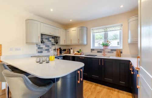 Honiton House | Swallows Dip - Four Bedroom House, Sleeps 8