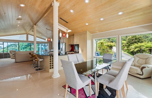 Paihia House | Swallows Nest - Paihia Holiday Home
