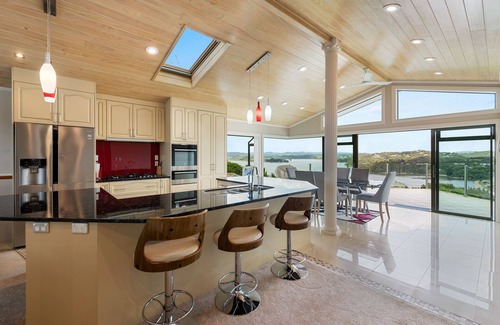 Paihia House | Swallows Nest - Paihia Holiday Home