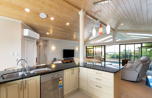 Paihia House | Swallows Nest - Paihia Holiday Home