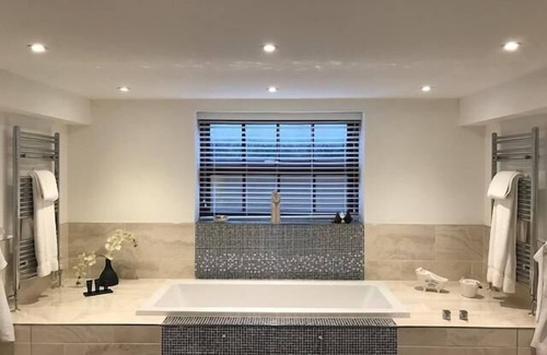 Hickling Bed & Breakfast | Swallows Nest Suite @ The Dairy Barns