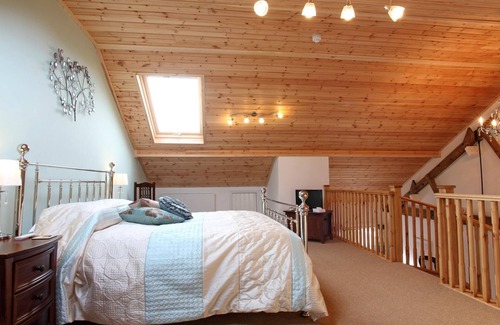 Hickling Bed & Breakfast | Swallows Nest Suite @ The Dairy Barns