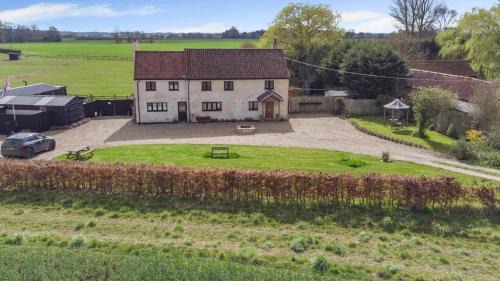 Fakenham House | Swallows Return - Colkirk
