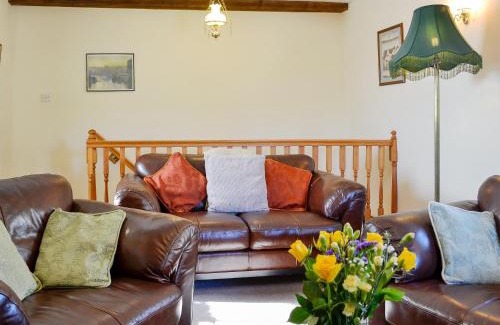 Howgate House | Swallows Return