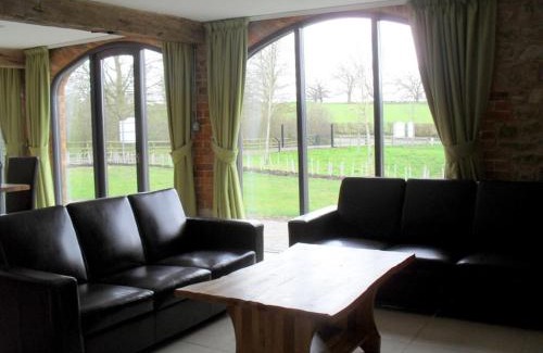Towcester House | Swallows Swoop at Tove Valley Cottages