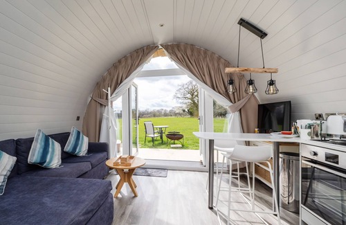 Irstead Cottage | Swallowtail - sleeps 2 guests in 1 bedroom