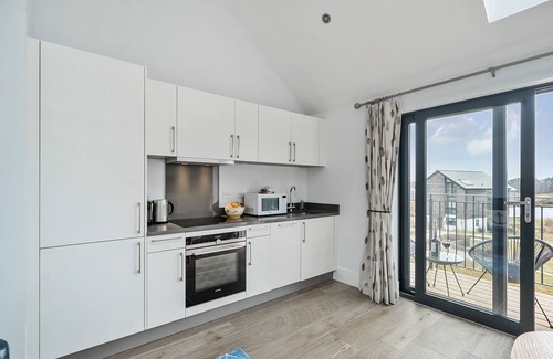 Holworth Cottage | Swan Cottage - sleeps 4 guests in 2 bedrooms