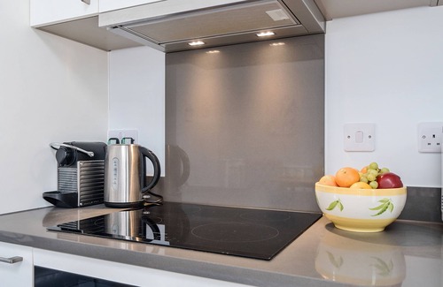 Holworth Cottage | Swan Cottage - sleeps 4 guests in 2 bedrooms