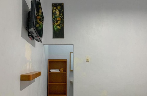 Labuhan Pandan House | Swan Homestay Near Pantai Gili Lampu RedPartner