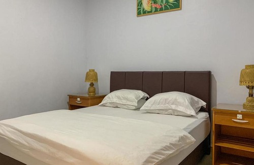 Labuhan Pandan House | Swan Homestay Near Pantai Gili Lampu RedPartner