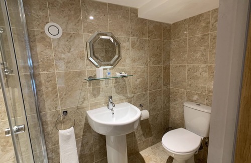 Lydney Bed & Breakfast | Swan House Tea Room and Bed & Breakfast