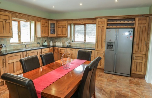 Ballyroddy Cottage | Swan Lake