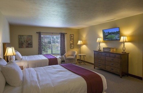 Tyner Resort | Swan Lake Resort