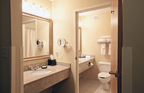 Tyner Resort | Swan Lake Resort