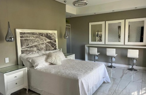 Benoni Cabin | Swan Lake Suites