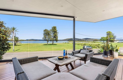 Swansea House | Swan Lake - Winter School Holiday Mid-Week Special