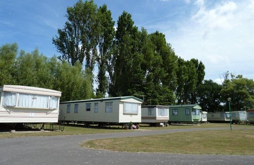 Aldwick House | Swan - Luxury 4 berth caravan