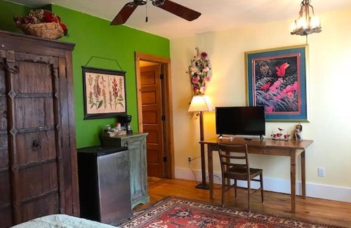 Bigfork Hotel | Swan River Inn
