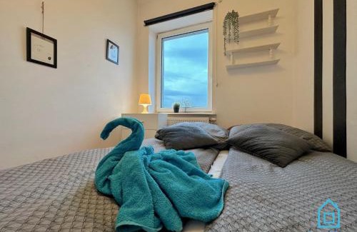 Zaspa House | Swan Room -15 Minutes to Gdańsk Old Town & Seaside