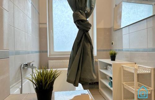 Zaspa House | Swan Room -15 Minutes to Gdańsk Old Town & Seaside