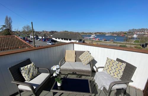 Lowestoft Apartment | Swan View, Oulton Broad