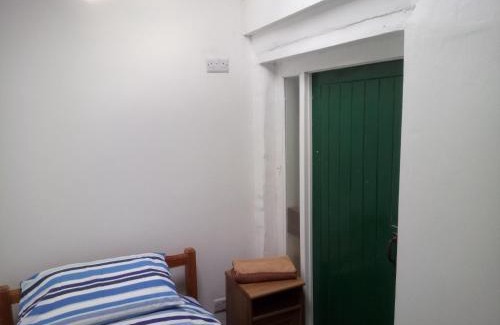 Upton Cheyney House | Swan walkers cottage