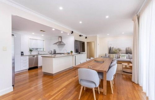 Swanbourne House | Swanbourne Family Home - Executive Escapes