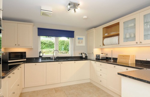 Eleighwater Cottage | SWANDOWN, 12A GOLDENHAYE, romantic, with pool in Cricket St. Thomas