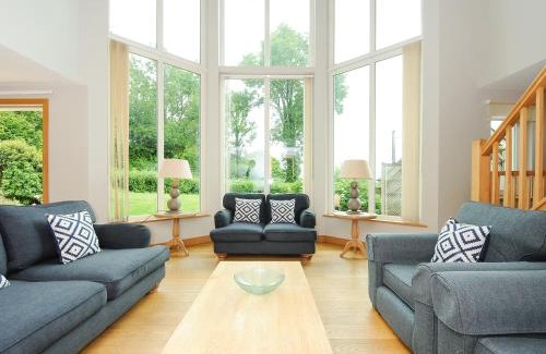 Eleighwater House | Swandown, 14 Goldenhaye