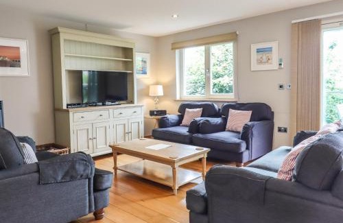 Eleighwater House | Swandown, 20 Poldon
