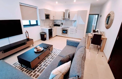 Labone Apartment | Swanky 1 Bedroom Apt@Labone - Fast Internet & Gym