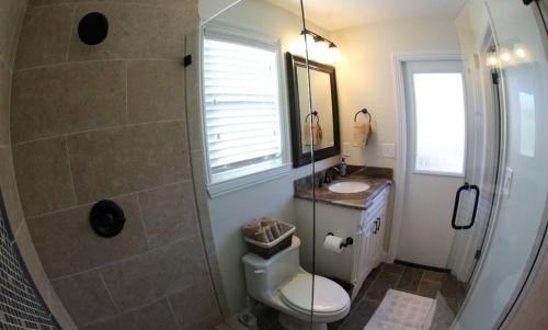Hermosa Village House | Swanky 5 bedroom 45 bath home (3 Master Suites)