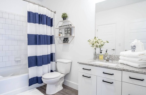 Castleberry Hill Apartment | Swanky Atlanta Apartment-located in the heart of the city!