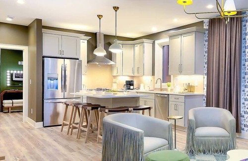 Katie Hill Neighborhood House | Swanky Nash Retreat - 14 Beds, Hot Tub & Game Room