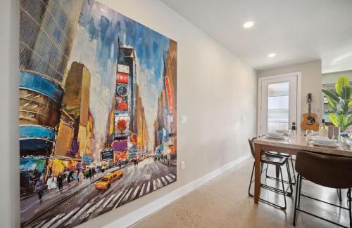 Old Town North House | Swanky Townhome near Old Town, Breweries & River!