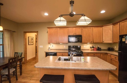 Swannanoa House | Swannanoa Creekside~$375 Free Activities Daily