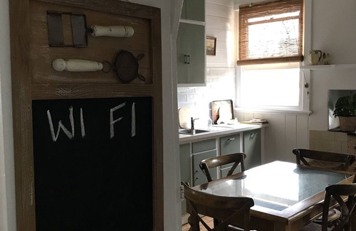 Swanpool Other | Swanpool country stay, close to the Victorian high country.