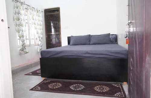 Haraiya Hotel | Swastik Ashram