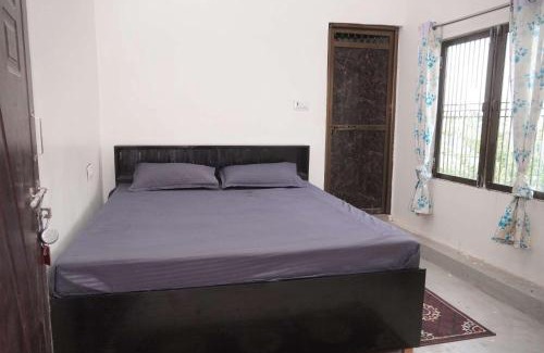 Haraiya Hotel | Swastik Ashram