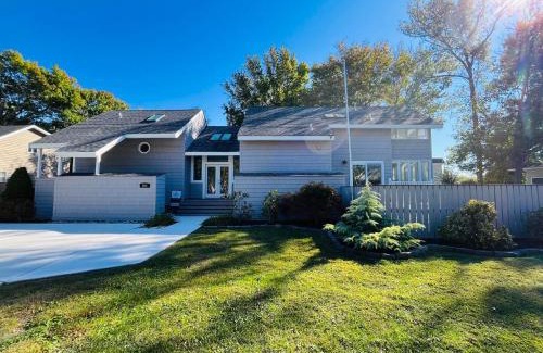Seabreeze House | Swedes street 202