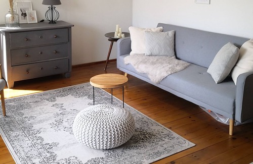 Altlandsberg House | Swedish summer house in the countryside near the lake.