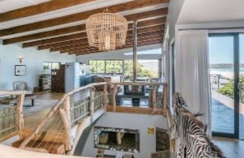 Noordhoek Villa | Sweeping Beachfront Views over Noordhoek and beyond