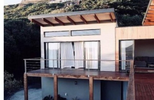 Noordhoek Villa | Sweeping Beachfront Views over Noordhoek and beyond