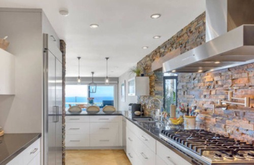 Western Malibu House | Sweeping Ocean Views of Zuma Beach