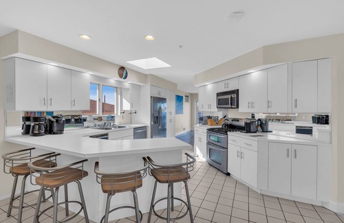 Neptune City House | Sweeping Water Views, Private heated pool 2BR, 2.5BA bathrooms renovated for '23