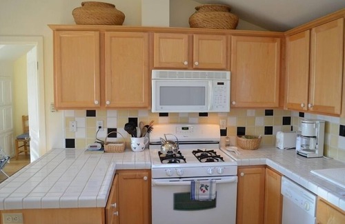 Westside Santa Cruz House | Sweet 1 BDRM Cottage, FAST WIFI, near ocean, W&D, Full kitchen and bath, BBQ!