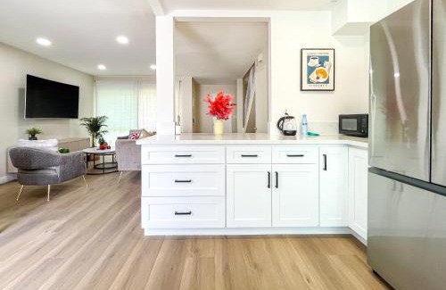 Valle Lindo Apartment | Sweet 2 bd for monthly stay! 20 mi to Disney
